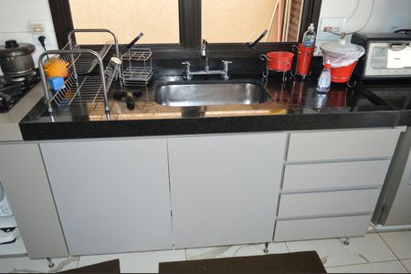 Casa de condomínio para alugar com 300m², 3 quartos e 4 vagasCozinha