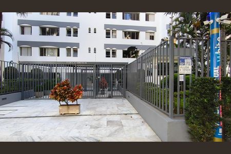 Apartamento para alugar com 139m², 2 quartos e 1 vagaFachada + Plaquinha