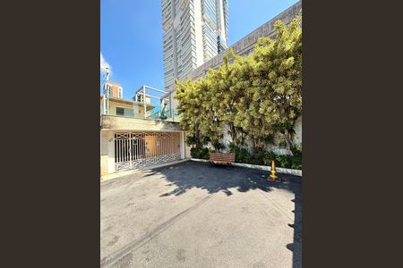Fachada de casa à venda com 3 quartos, 180m² em Vila Olímpia, São Paulo