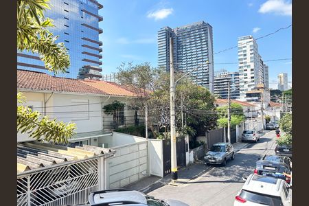 Vista de casa à venda com 3 quartos, 180m² em Vila Olímpia, São Paulo