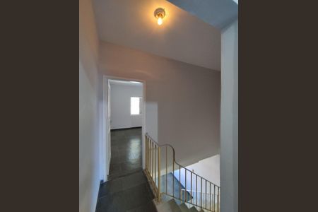 Corredor  de casa à venda com 3 quartos, 90m² em Vila Moinho Velho, São Paulo