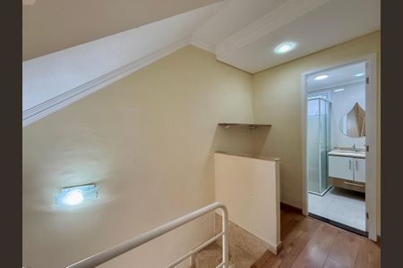 Casa de condomínio para alugar com 123m², 3 quartos e 2 vagas Casa de condomínio para alugar com 123m², 3 quartos e 2 vagasCorredor Quartos