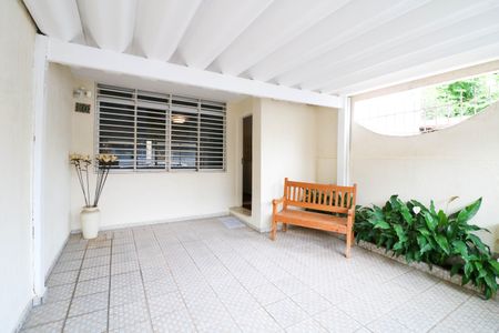 Garagem de casa à venda com 3 quartos, 165m² em Cidade Monções, São Paulo