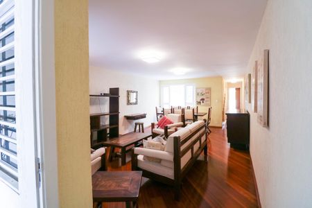 Casa à venda com 165m², 3 quartos e 2 vagasSala
