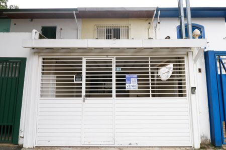Casa à venda com 165m², 3 quartos e 2 vagasFachada
