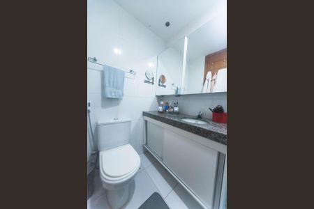 Apartamento à venda com 105m², 4 quartos e 3 vagasBanheiro suite 