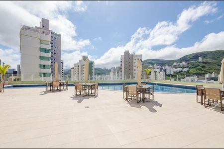 Apartamento à venda com 105m², 4 quartos e 3 vagasÁrea comum - Piscina