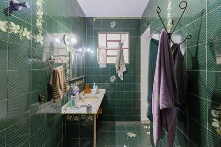 Casa à venda com 120m², 4 quartos e 2 vagasBanheiro da Suíte