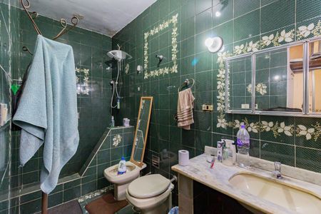 Casa à venda com 120m², 4 quartos e 2 vagasBanheiro da Suíte