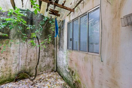 Casa à venda com 120m², 4 quartos e 2 vagasQuintal