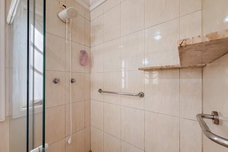 Casa para alugar com 245m², 4 quartos e 5 vagasBanheiro da Suíte