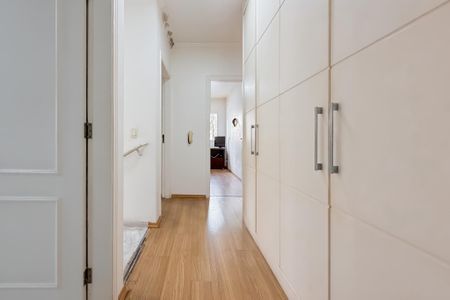 Casa para alugar com 245m², 4 quartos e 5 vagasCorredor - Piso Superior