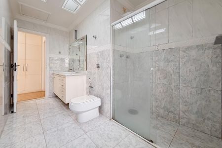 Casa para alugar com 245m², 4 quartos e 5 vagasBanheiro Corredor