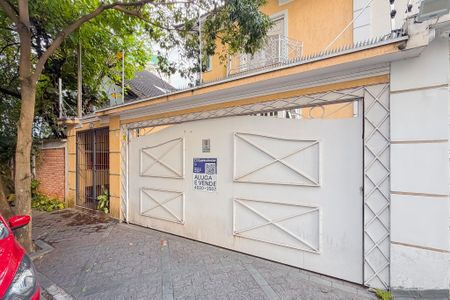 Casa para alugar com 245m², 4 quartos e 5 vagasFachada