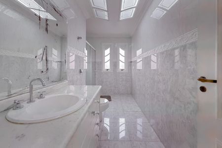 Casa para alugar com 245m², 4 quartos e 5 vagasBanheiro Corredor