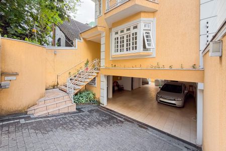 Casa para alugar com 245m², 4 quartos e 5 vagasEntrada