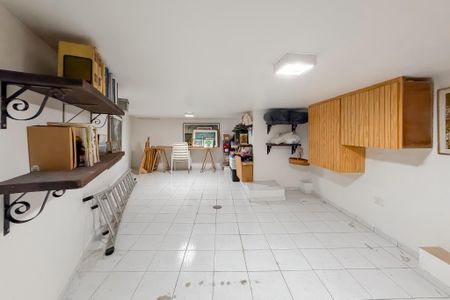 Casa para alugar com 245m², 4 quartos e 5 vagasPorão - Subsolo