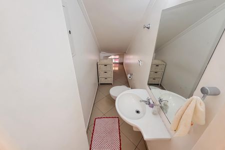 Lavabo de casa para alugar com 4 quartos, 245m² em Jardim Vila Mariana, São Paulo
