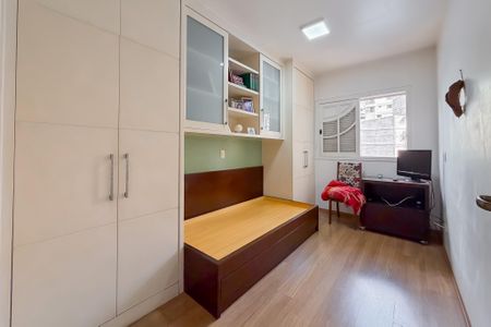 Casa para alugar com 245m², 4 quartos e 5 vagasQuarto 2