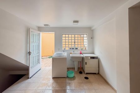 Casa para alugar com 245m², 4 quartos e 5 vagasÁrea de Serviço