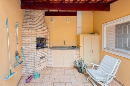 Casa para alugar com 245m², 4 quartos e 5 vagasÁrea Externa