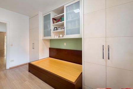 Casa para alugar com 245m², 4 quartos e 5 vagasQuarto 2