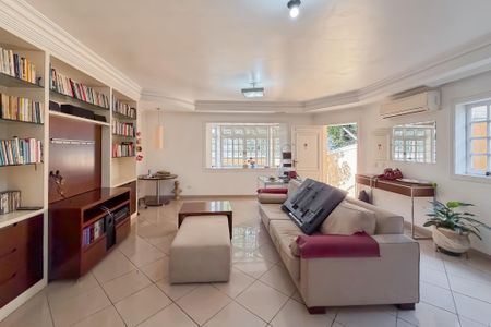 Casa para alugar com 245m², 4 quartos e 5 vagasSala