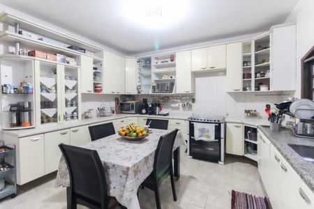 Casa para alugar com 220m², 3 quartos e 2 vagasCozinha