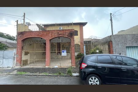 Casa para alugar com 220m², 3 quartos e 2 vagasFachada