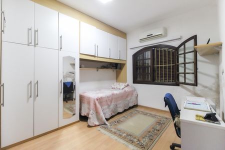 Casa para alugar com 220m², 3 quartos e 2 vagasQuarto 2