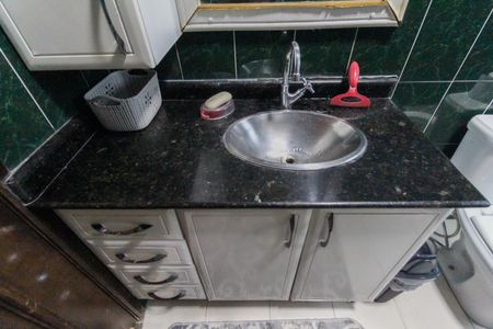 Casa para alugar com 220m², 3 quartos e 2 vagasBanheiro Social