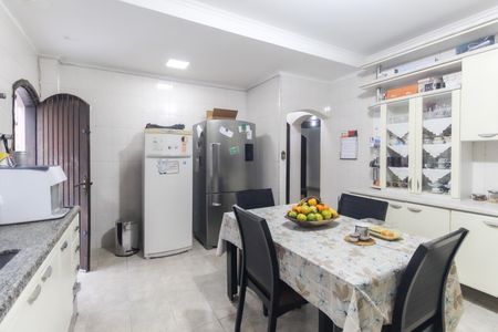 Casa para alugar com 220m², 3 quartos e 2 vagasCozinha