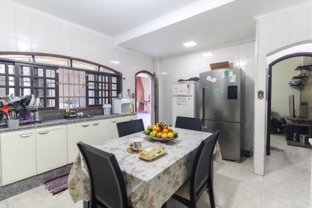 Casa para alugar com 220m², 3 quartos e 2 vagasCozinha