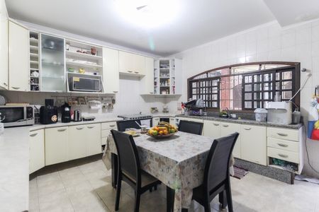 Casa para alugar com 220m², 3 quartos e 2 vagasCozinha