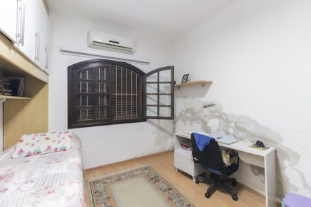 Casa para alugar com 220m², 3 quartos e 2 vagasQuarto 2