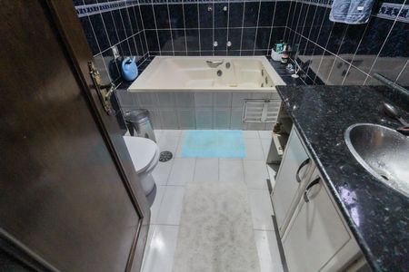 Casa para alugar com 220m², 3 quartos e 2 vagasBanheiro da Suíte