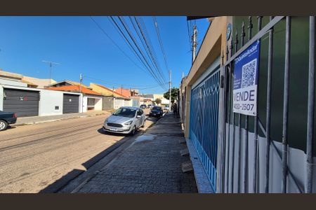 Casa à venda com 187m², 2 quartos e 1 vagaFachada