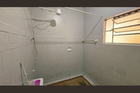 Casa à venda com 187m², 2 quartos e 1 vagaBanheiro 1