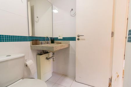 Apartamento para alugar com 160m², 4 quartos e 2 vagas Apartamento para alugar com 160m², 4 quartos e 2 vagasBanheiro da Suíte 2