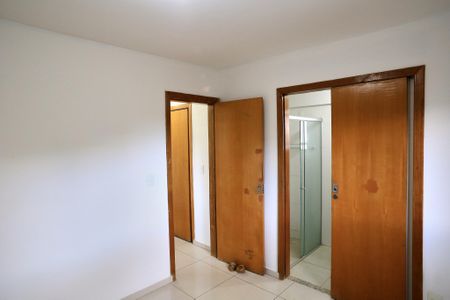 Suíte de apartamento para alugar com 2 quartos, 158m² em Sagrada Família, Belo Horizonte
