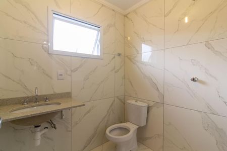 Casa de condomínio à venda com 135m², 3 quartos e 2 vagasBanheiro Social