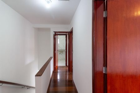 Casa de condomínio à venda com 135m², 3 quartos e 2 vagasHall de distribuição dos dormitórios