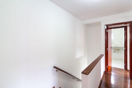 Casa de condomínio à venda com 135m², 3 quartos e 2 vagasHall de distribuição dos dormitórios