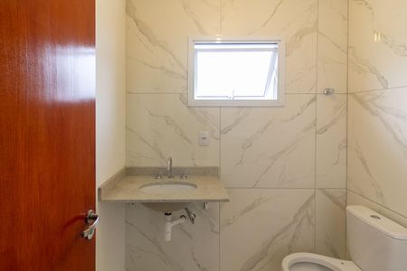 Casa de condomínio à venda com 135m², 3 quartos e 2 vagasBanheiro Social