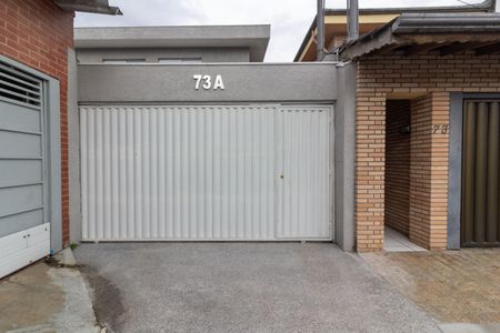 Casa de condomínio à venda com 135m², 3 quartos e 2 vagasFachada interna