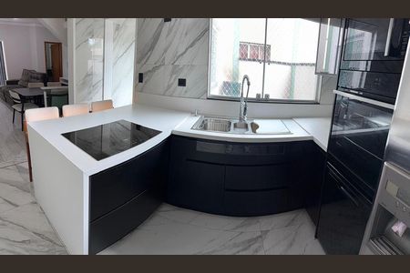 Casa à venda com 210m², 3 quartos e 4 vagasCozinha