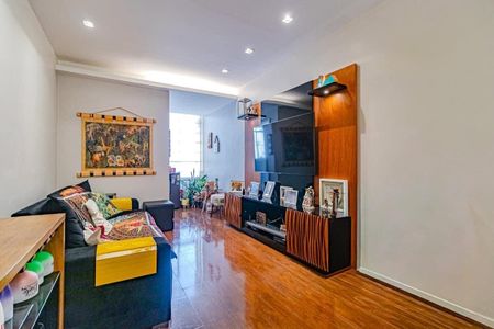 Apartamento à venda com 77m², 2 quartos e sem vaga