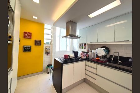 Apartamento à venda com 77m², 2 quartos e sem vaga