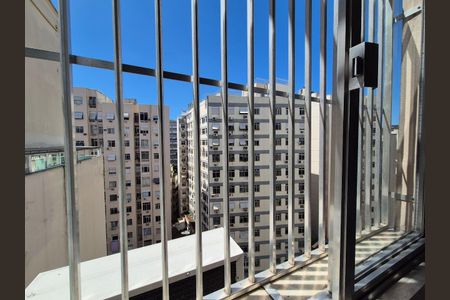 Apartamento à venda com 77m², 2 quartos e sem vaga