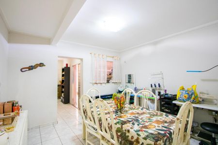 Casa à venda com 151m², 3 quartos e 2 vagasSala de jantar